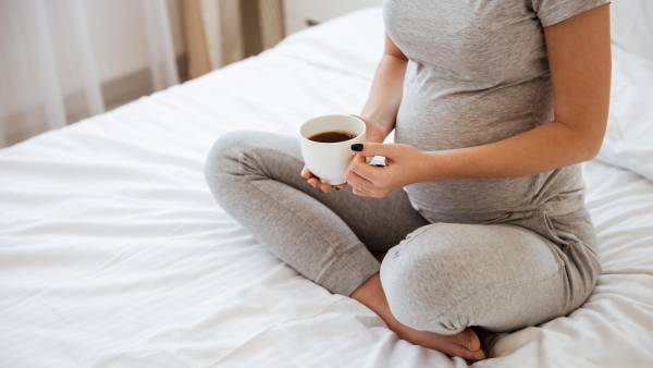 &Epsilon;&gamma;&kappa;&upsilon;&mu;&omicron;&sigma;ύ&nu;&eta; &kappa;&alpha;&iota; &kappa;&alpha;&phi;έ&sigmaf;: &epsilon;&pi;&iota;&tau;&rho;έ&pi;&epsilon;&tau;&alpha;&iota; ή ό&chi;&iota;;