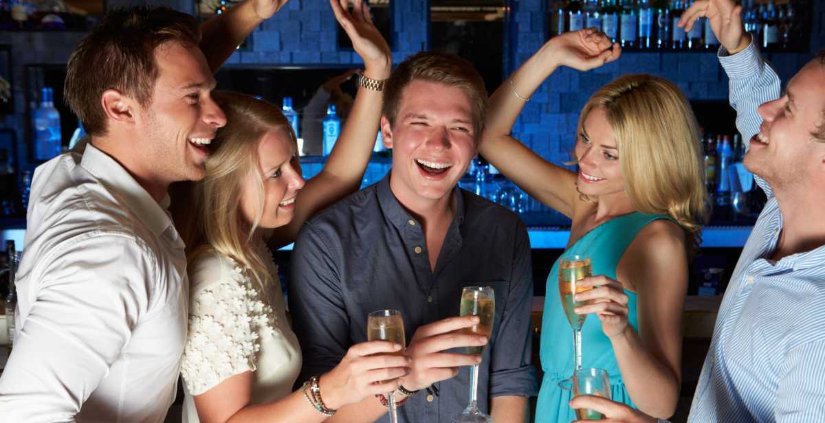 Έ&rho;&epsilon;&upsilon;&nu;&alpha;: &Tau;&omicron; &alpha;&lambda;&kappa;&omicron;ό&lambda; &mu;&epsilon;&iota;ώ&nu;&epsilon;&iota; &tau;&iota;&sigmaf; &phi;&upsilon;&sigma;&iota;&kappa;έ&sigmaf; &alpha;&pi;&omicron;&sigma;&tau;ά&sigma;&epsilon;&iota;&sigmaf; &kappa;&alpha;&iota; &mu;&alpha;&sigmaf; &phi;έ&rho;&nu;&epsilon;&iota; &pi;&iota;&omicron; &kappa;&omicron;&nu;&tau;ά