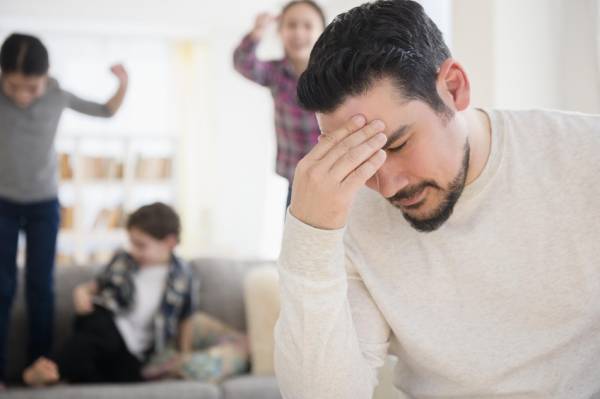Είστε αγχώδης πατέρας; Μπορεί να ευθύνεστε για διαταραχές στα παιδιά σας