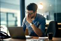 Πώς τα εξαντλητικά εργασιακά ωράρια καταστρέφουν την ψυχική υγεία;