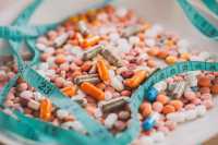 Έ&rho;&epsilon;&upsilon;&nu;&alpha;: &Eta; &delta;&iota;&alpha;&kappa;&omicron;&pi;ή &tau;&omega;&nu; &phi;&alpha;&rho;&mu;ά&kappa;&omega;&nu; &gamma;&iota;&alpha; &alpha;&delta;&upsilon;&nu;ά&tau;&iota;&sigma;&mu;&alpha; &sigma;&chi;&epsilon;&tau;ί&zeta;&epsilon;&tau;&alpha;&iota; &mu;&epsilon; &tau;&eta;&nu; &epsilon;&pi;&alpha;&nu;&alpha;&phi;&omicron;&rho;ά &tau;&omega;&nu; &kappa;&iota;&lambda;ώ&nu; &sigma;&epsilon; ό&sigma;&omicron;&upsilon;&sigmaf; &tau;&alpha; έ&chi;&alpha;&sigma;&alpha;&nu;