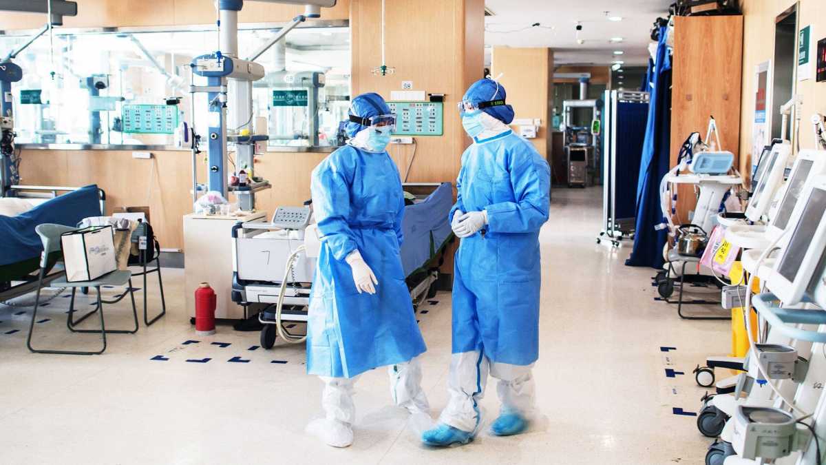 Covid 19: Για ποιο λόγο ένας στους δέκα ξανανοσηλεύεται μέσα σε μια εβδομάδα;